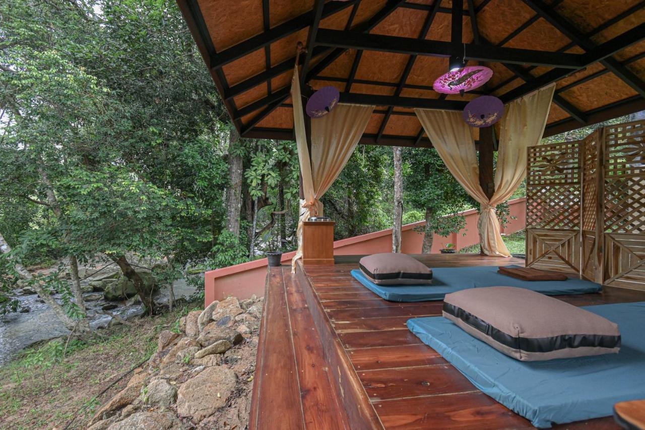 Cascade Tara Hotel Na Mueang Buitenkant foto