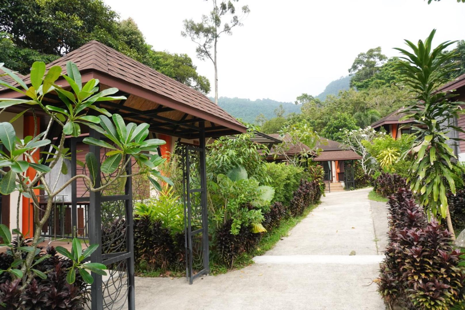 Cascade Tara Hotel Na Mueang Buitenkant foto
